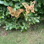 Tuinsteker vlinder, 58 cm., roestig metaal