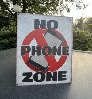 Tekstbord: No phone zone  TB537