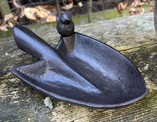 Vogelschaal, vogelbad schep met vogel, gietijzer    VB211 - Afbeelding 4