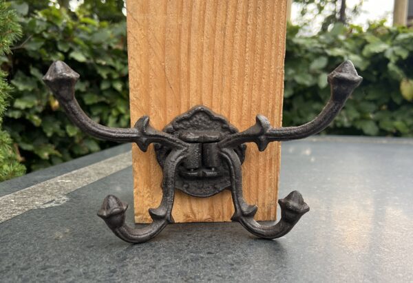 Kapstokhaak met 2 (4) draaibare haken, gietijzer, robuust  KH782